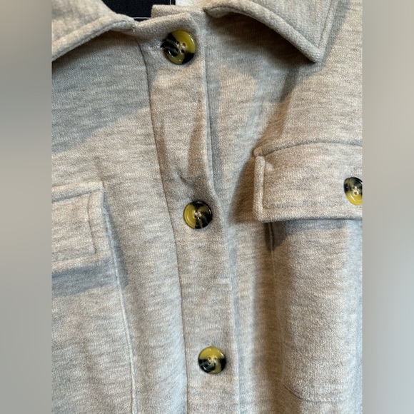 Bagatelle Collection | Cream Coloured Oversized Shacket - Picture 4 of 9